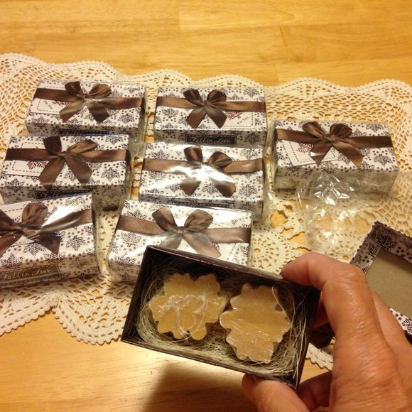 Pretty miniature soaps, fall theme, great for decor or as party gift - Picture 1 of 3